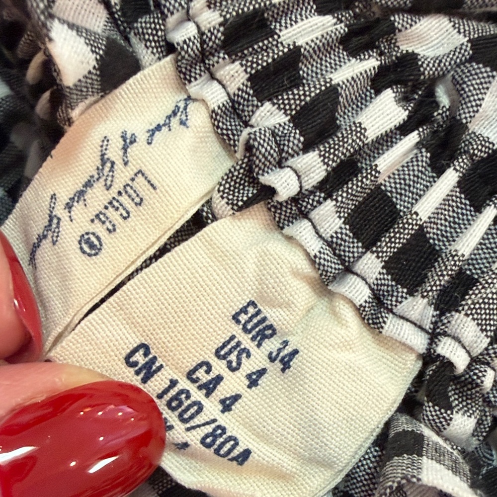 Elegant Gingham Off-Shoulder Blouse - Picture 3 of 3